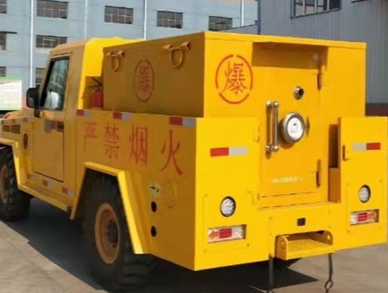 四子王凯龙爆破器材运输车：保障爆破任务的安全运行