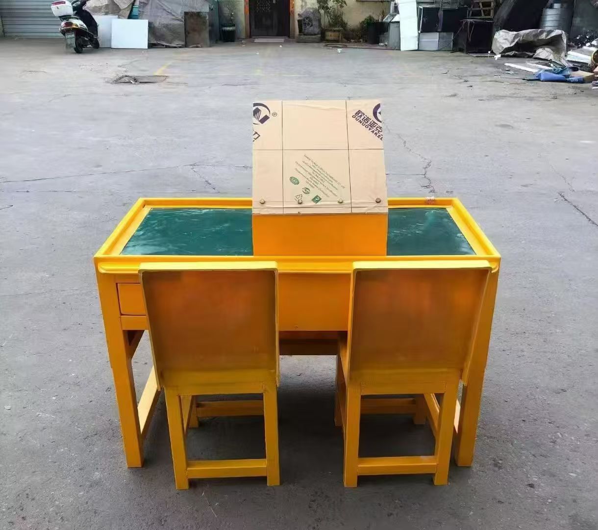 四子王防静电导通桌井下煤矿火工品发放桌：危险品流转的安全守护者